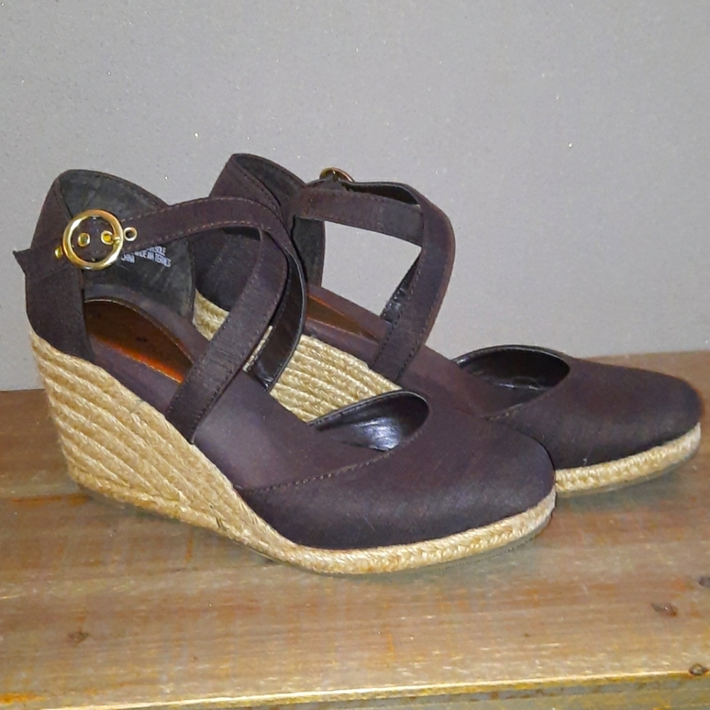 Woman's shoes
